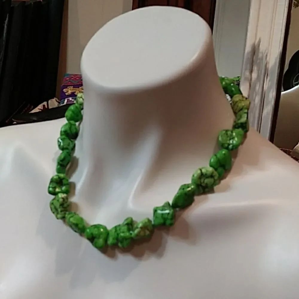 Neckles - Picture 2 of 4